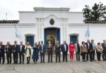 Reunión con senadores: «el objetivo es alivianar los bolsillos de las familias” Reunión con senadores: "el objetivo es alivianar los bolsillos de las familias”