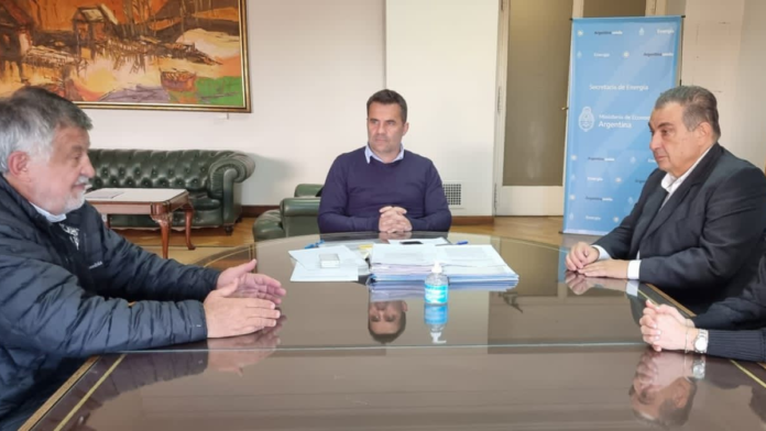 Gestionan la normalización de la provisión del gasoil