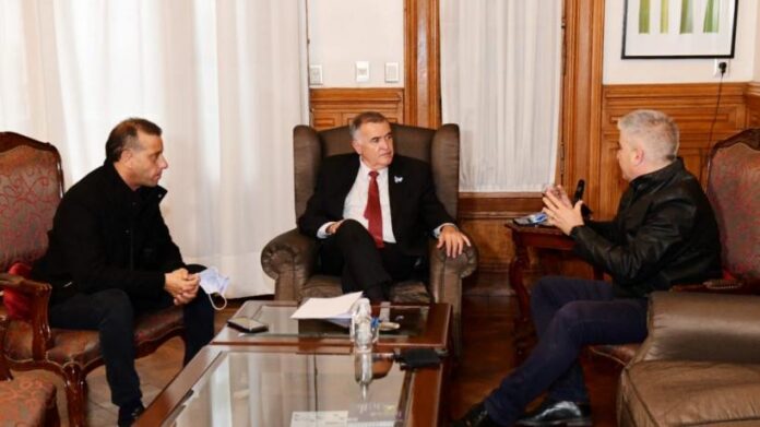 Lanzaron un programa que promueve el trabajo genuino hasta los 64 años