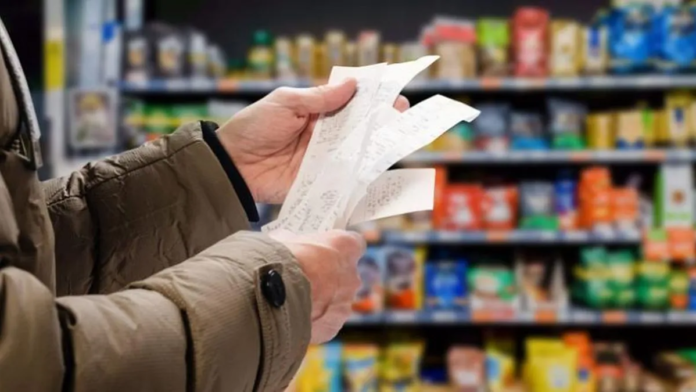 A 8 de cada 10 personas no les alcanza sus ingresos para cubrir la CBT