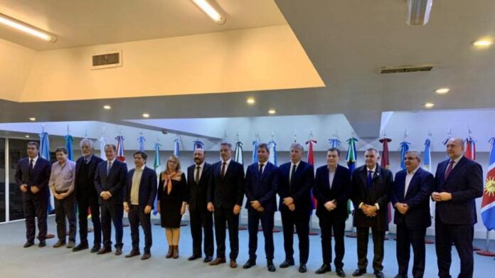 Jaldo participó hoy de una reunión de la Liga de Gobernadores en el CFI