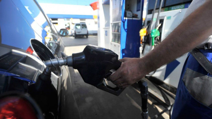 YPF anunció una nueva suba en el precio de los combustibles