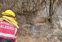 Bomberos sostienen combate de incendio en la comuna de Yanima Bomberos sostienen combate de incendio en la comuna de Yanima
