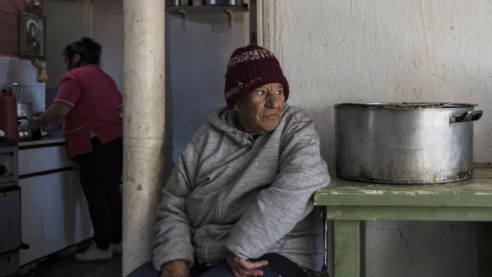 Un 26% de los adultos mayores del país vive en la pobreza