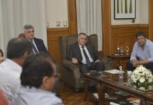 Jaldo recibió a taxistas y brindó su apoyo contra el servicio ilegal Jaldo recibió a taxistas y brindó su apoyo contra el servicio ilegal