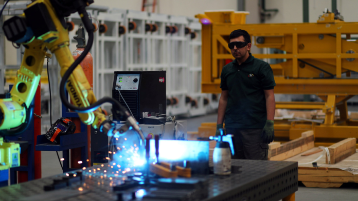 El empleo registrado volvió a crecer durante agosto