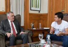 Jaldo recibió al “Pulga” Rodríguez en Casa de Gobierno Jaldo recibió al “Pulga” Rodríguez en Casa de Gobierno