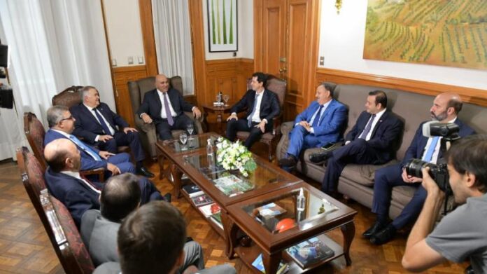 Manzur se reunió con Jaldo antes de reasumir como titular de la gobernación