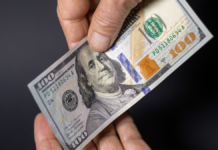 El dólar blue alcanzó un récord histórico: llegó a $400 El dólar blue alcanzó un récord histórico: llegó a $400