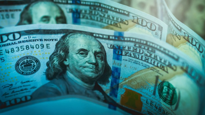 El dólar blue cerró este lunes con una nueva suba