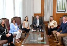 Jaldo recibió a dos tucumanas que protagonizarán competencias internacionales Jaldo recibió a dos tucumanas que protagonizarán competencias internacionales