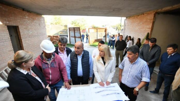 Manzur recorrió las obras del Centro de Desarrollo Infantil del Barrio Sarmiento