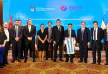 Massa comienza su gira con una reunión para reactivar represas de Santa Cruz Massa comienza su gira con una reunión para reactivar represas de Santa Cruz