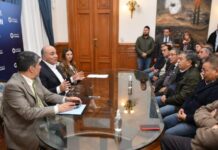 La Provincia anunció un bono de $20.000 para gremios estatales La Provincia anunció un bono de $20.000 para gremios estatales