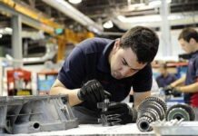 se crearon más de un millón de puestos en cuatro años se crearon más de un millón de puestos en cuatro años