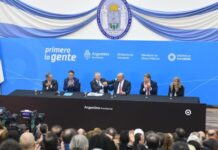 Fernández, Manzur y Pagani inauguraron el nuevo edificio de la Facultad de Bioquímica Fernández, Manzur y Pagani inauguraron el nuevo edificio de la Facultad de Bioquímica