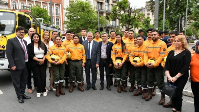 El Gobernador encabezó el acto por el Día Nacional de la Defensa Civil
