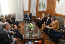 Jaldo se reunió con Chahla y empresarios de AETAT por el servicio de transporte público Jaldo se reunió con Chahla y empresarios de AETAT por el servicio de transporte público