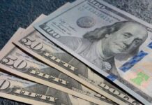 El dólar blue volvió a cerrar por debajo de los $900 El dólar blue volvió a cerrar por debajo de los $900