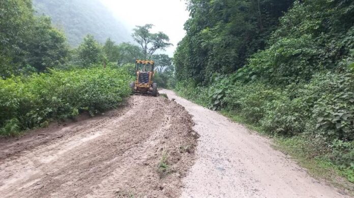 Continúan los trabajos para mejorar las rutas y caminos