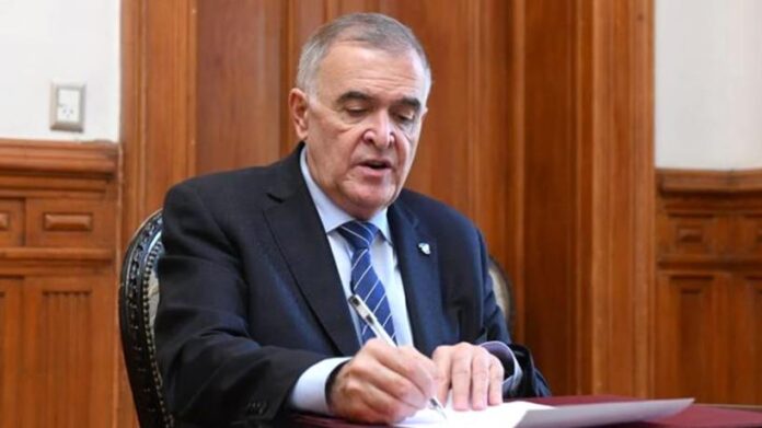 El gobernador Jaldo inició sumarios a más de 900 estatales El gobernador Jaldo inició sumarios a más de 900 estatales que percibían el Potenciar Trabajo