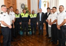 Jaldo felicitó a los policías «héroes» que trajeron al mundo al primer bebé del 2024 Jaldo felicitó a los policías "héroes" que trajeron al mundo al primer bebé del 2024