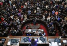Diputados rechazan «accionar intimidatorio» de la Policía Federal en la puerta de los Medios Públicos
