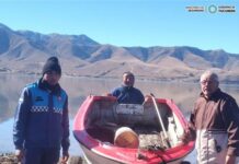 El Mollar: Rescatan a los tripulantes de un bote