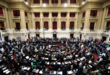 Celebración de los empresarios, tras la aprobación de la Ley Bases y el paquete fiscal