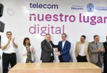 Jaldo inauguró un aula digital junto con autoridades de Telecom
