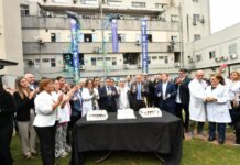 El gobernador encabezó el acto por los 80 años del hospital Avellaneda