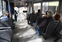 “La gente se cansó del mal servicio y busca otras opciones”: testimonios desde adentro de la crisis del transporte