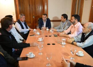 El Gobierno coordinó acciones con productores para optimizar caminos rurales