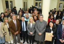 Entregaron personerías jurídicas y certificados de normal funcionamiento