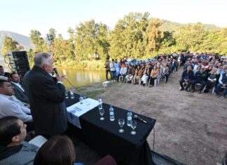 Jaldo encabezó el acto por la reparación de una de las represas de El Cadillal