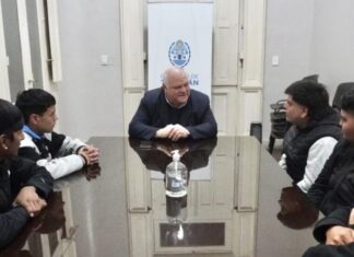Masso recibió a representantes de la organización Peluqueros Solidarios