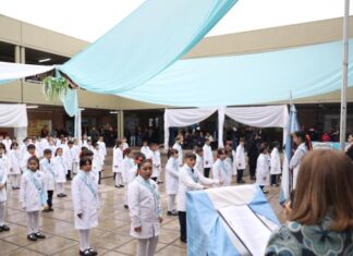 Cien alumnos de Manantial Sur realizaron su promesa de lealtad a la bandera