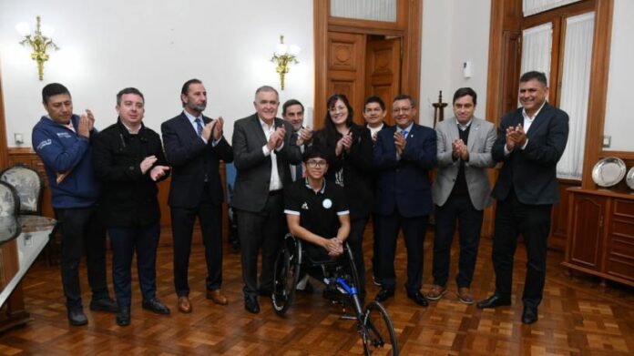 jaldo-entreg-una-silla-de-ruedas-deportiva-a-un-a.jpeg