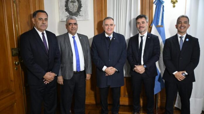 el-gobernador-jaldo-recibi-a-lamothe-en-el-marco-.jpeg
