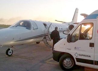 Un traslado aéreo garantizó la continuidad del tratamiento de un adulto mayor